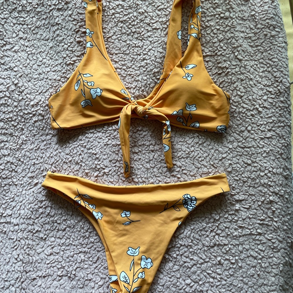 assorted size m/l bikini bundle - Picture 4 of 9